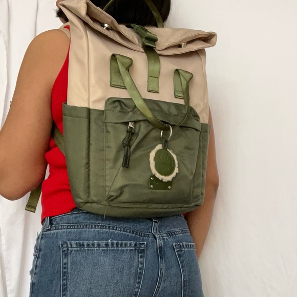 NWOT Bearpaw Olive Green and Beige Backpack - Picture 4 of 4